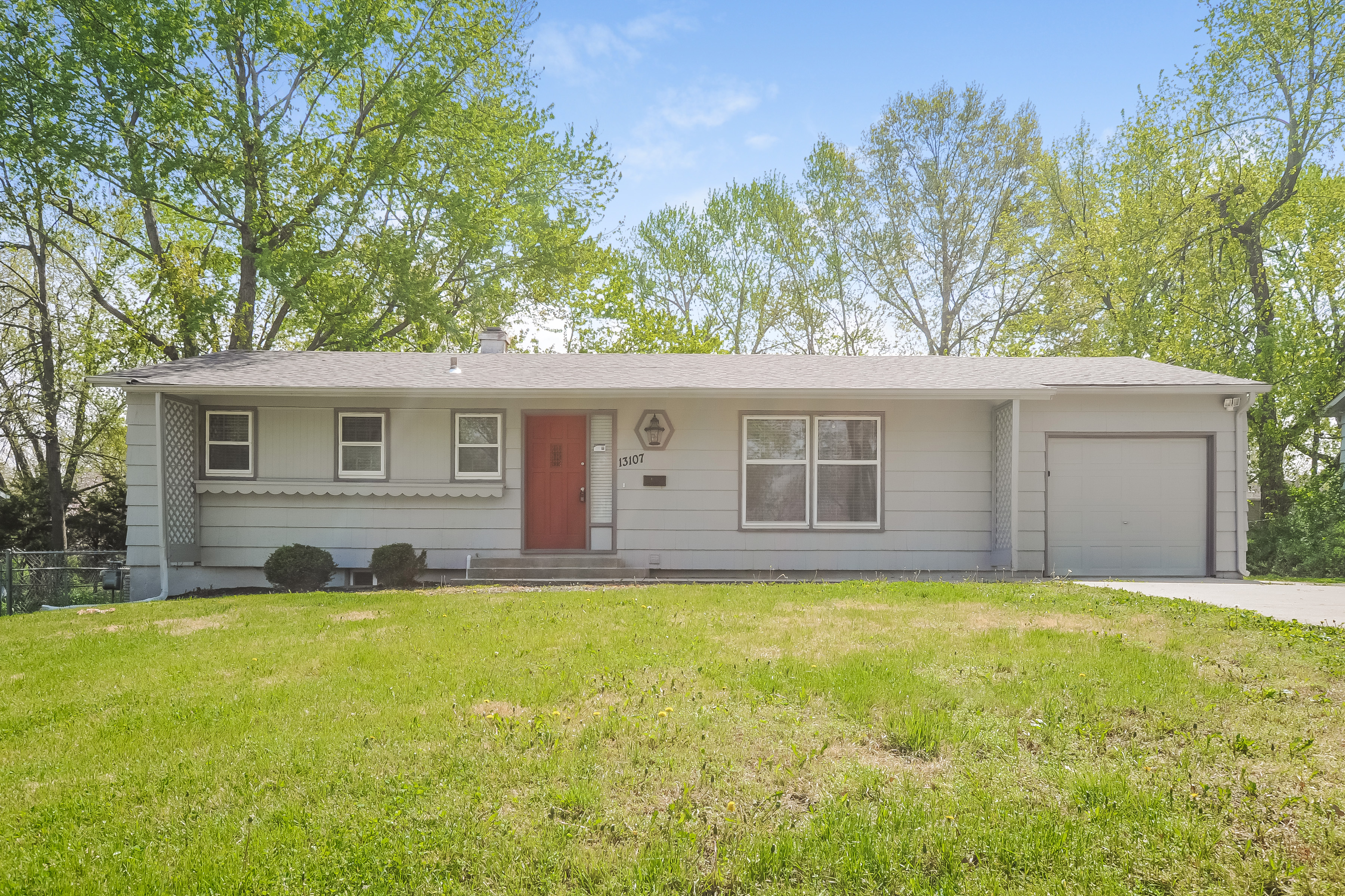 13107 Sycamore Ave Grandview, MO 64030
